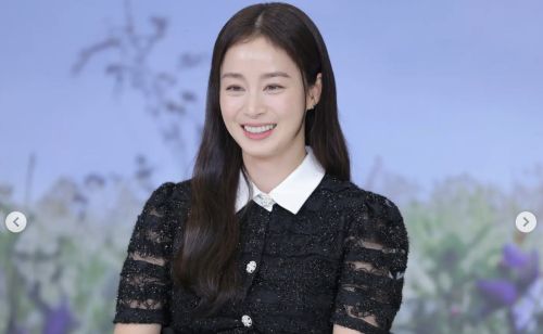 金泰希睽違13年再訪台!鴨舌帽也擋不住超狂狀態 粉絲瘋喊:太美