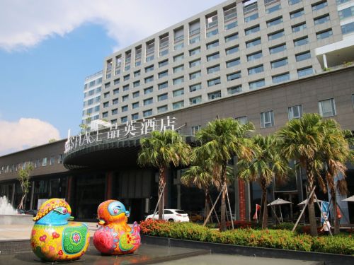 奇美博物館 Chimei Museum策劃史上最強展覽「從拉斐爾到梵谷:英國國家藝廊珍藏展」,早鳥票一票難求,今日中午又將開賣一般票,如果不想辛苦搶訂,也可直接選擇入住台南晶英酒店與捷絲旅台南虎山館合作推出「晶奇饗宴」,將可直接送奇美博物館「從拉斐爾到梵谷:英國國家藝廊珍藏展」免預約門票 2 張。(圖/晶華酒店集團提供) ▲奇美博物館 Chimei Museum策劃史上最強展覽「從拉斐爾到梵谷:英國國家藝廊珍藏展」,入住台南晶英酒店與捷絲旅台南虎山館三天兩夜,將可直接送奇美博物館此展覽免預約門票 2 張。(圖/晶華酒店集團提供)