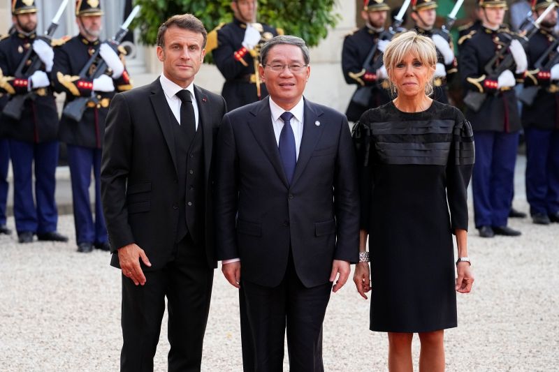 ▲中國國務院總理李強在當地時間22日在巴黎會見了法國總統馬克宏（Emmanuel Macron）。（圖／美聯社／達志影像）