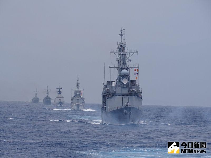 ▲海軍26艘排水量3000噸級以上一級艦,半數船齡已超過30年。(圖/記者呂炯昌攝)
