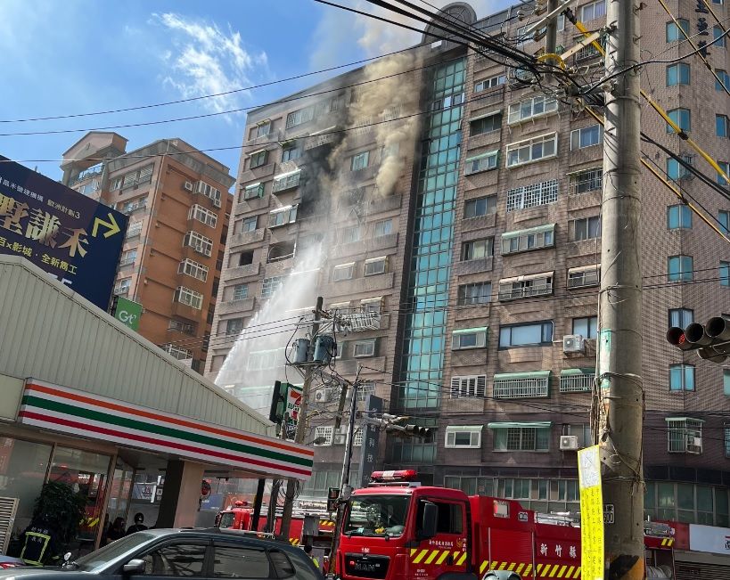 ▲24日上午，新竹縣竹北市瓦斯加壓站出現「壓力異常」，疑似導致市區內多處瓦斯外洩。（圖／翻攝記者爆料網）  