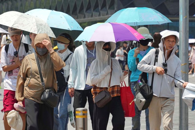 ▲端午節假期間中國京津冀、山東等北方多地出現攝氏40度以上極端高溫。（圖／美聯社／達志影像）