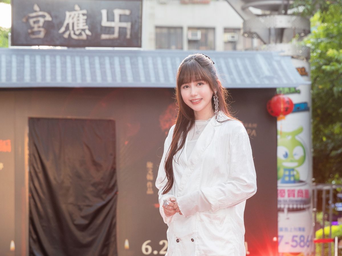 ▲琳誼分享曾碰到靈異經驗，自拍照竟多一張臉。（圖／台北双喜電影提供）