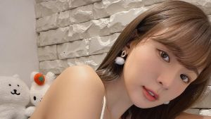 林莎現身海邊「蝴蝶結泳衣」太勾魂　攝影師角度誠意爆表
