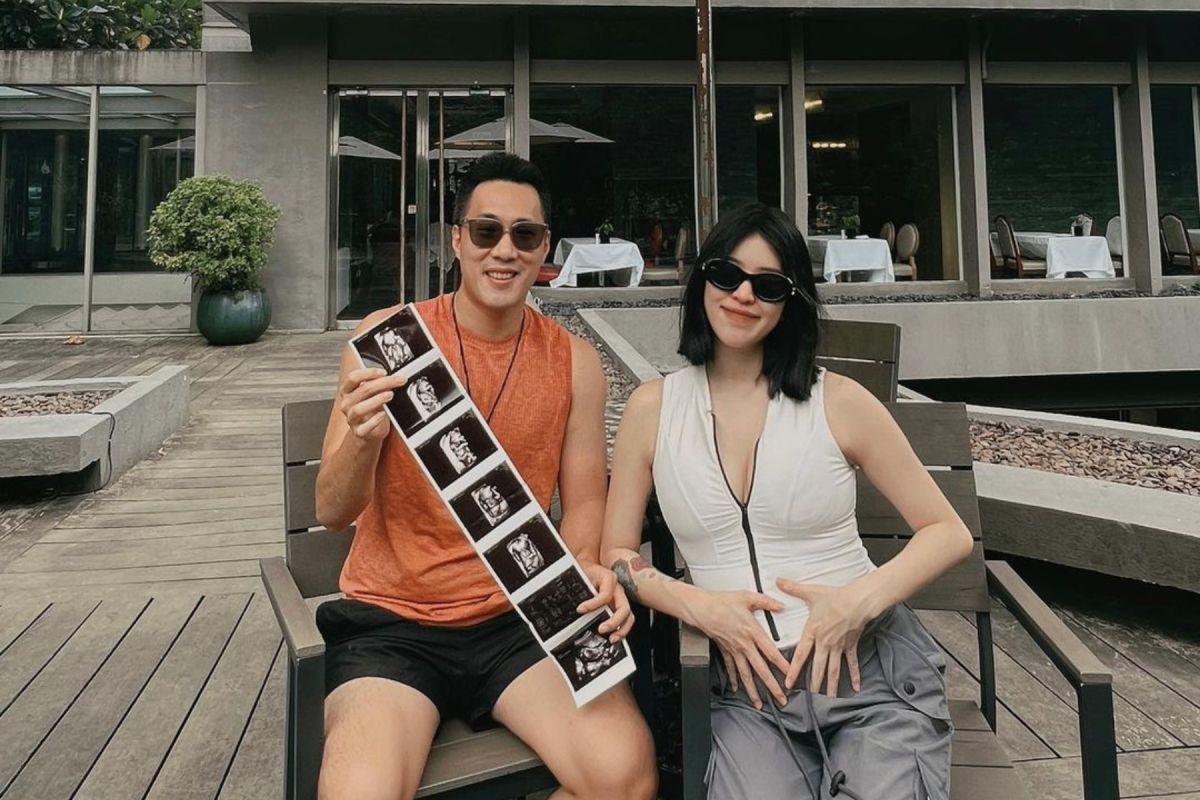 ▲余祥銓（左）孩子性別曝光，夫妻倆堅信是兒子，結果結局大反轉，柔柔也笑說：「出乎意料」。（圖 ／柔柔IG）