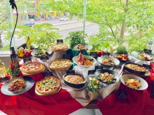 ▲「Just Italian義饗食堂」7月1日回歸開幕，祭出多種餐飲優惠。（圖／記者蕭涵云攝）