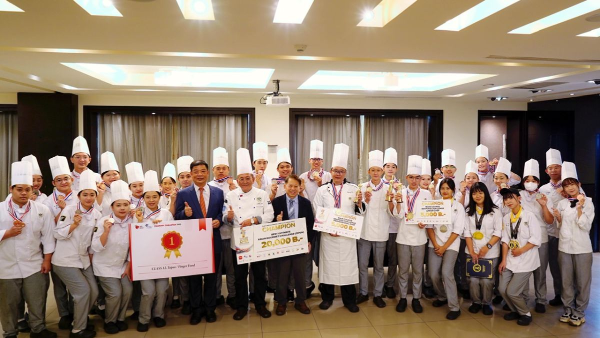 ▲高餐大廚藝及烘焙競賽金牌團隊合照。（圖／高餐大提供）