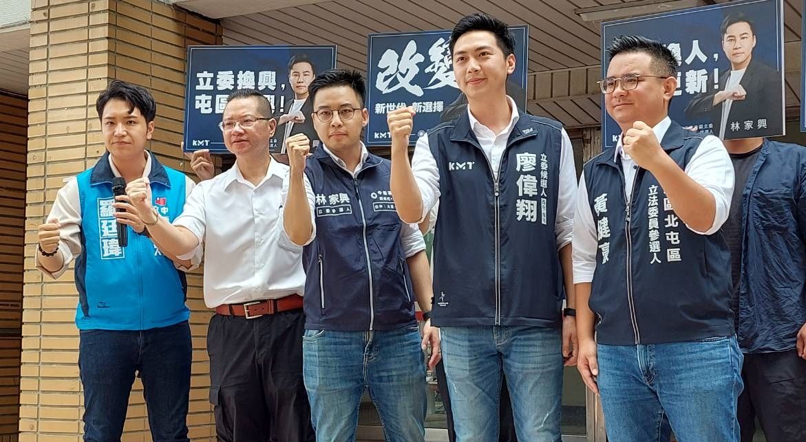 ▲國民黨青年世代挑戰下屆台中市立委，右起為黃健豪、廖偉翔、林家興，與羅廷瑋（左一）。（圖／記者顏幸如攝，2023.06.27）