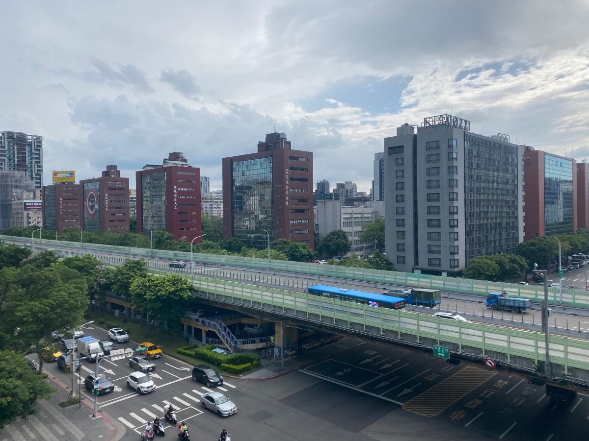 ▲2023地價稅11月開徵，行動支付優惠整理，使用悠遊付最高回饋13%，台中人可抽萬元禮券。（示意圖／記者徐銘穗攝）