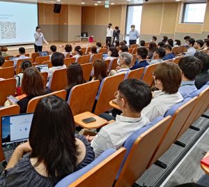 ▲加工出口區管理處高雄分處舉辦運用ChatGPT打造職場競爭力課程活動,以提升企業AI實戰力。(圖/記者黃守作攝,2023.06.28) ▲加工出口區管理處高雄分處舉辦運用ChatGPT打造職場競爭力課程活動,以提升企業AI實戰力。(圖/記者黃守作攝,2023.06.28)