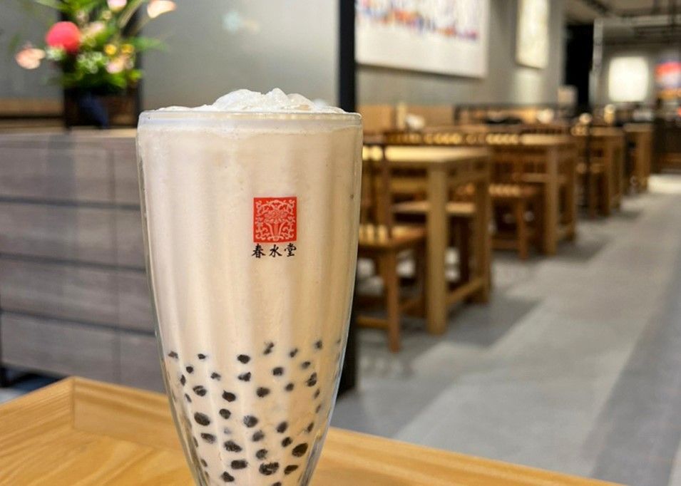 ▲春水堂7月1日起內用將加收10%服務費，想內用喝杯珍奶得花上209元。（圖／取自春水堂粉專）