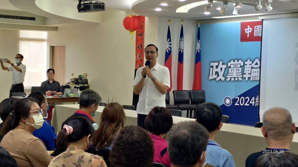 ▲對於侯友宜民調一直在第三，朱立倫說，7月1日競選辦公室會正式成立，優秀人才一起努力，一定會獲得更多選民支持。（圖／記者鄭婷襄攝，2023.06.30）