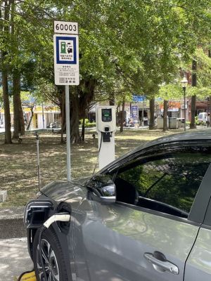 中市公有停車場　充電車格7月起收費
