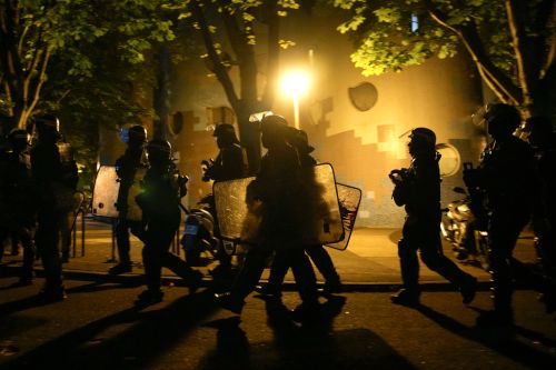 法國司法部長：6月底全國暴動　近2000人被判有罪
