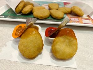 ▲沒想到4大速食店最辣的醬料在摩斯漢堡。（圖／記者蕭涵云攝）