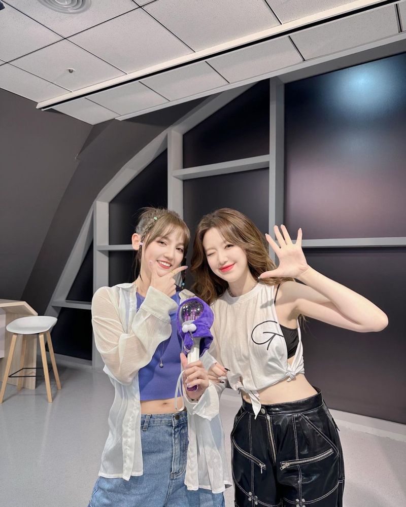 ▲Dora（左）跟舒華是好朋友。（圖／Dora IG）