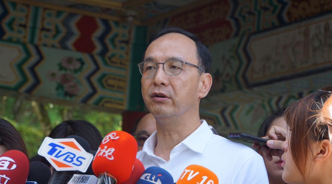 ▲朱立倫今日到指南宮參拜。（圖／記者呂炯昌攝，2023.7.5）