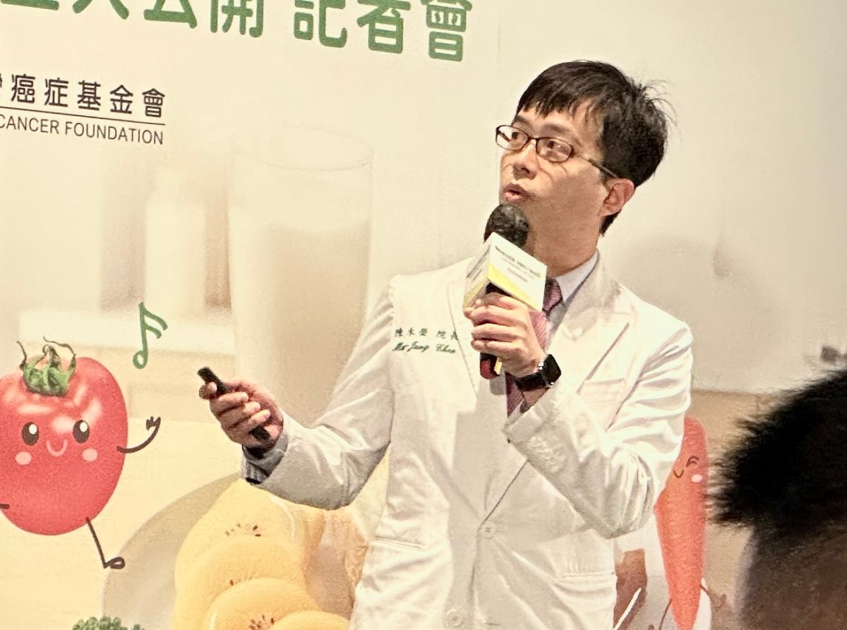 ▲柚子醫師陳木榮今（5）日出席活動時受訪回應，「孩子需要的是教導，不是體罰。」同聲譴責暴力。（圖／周淑萍攝）