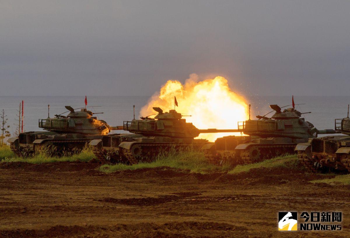 ▲澎防部戰車營基地戰力測考，Ｍ６０－Ａ３戰車對海火力射擊灘岸殲敵。（圖／記者莊全成翻攝，2023.07.05）