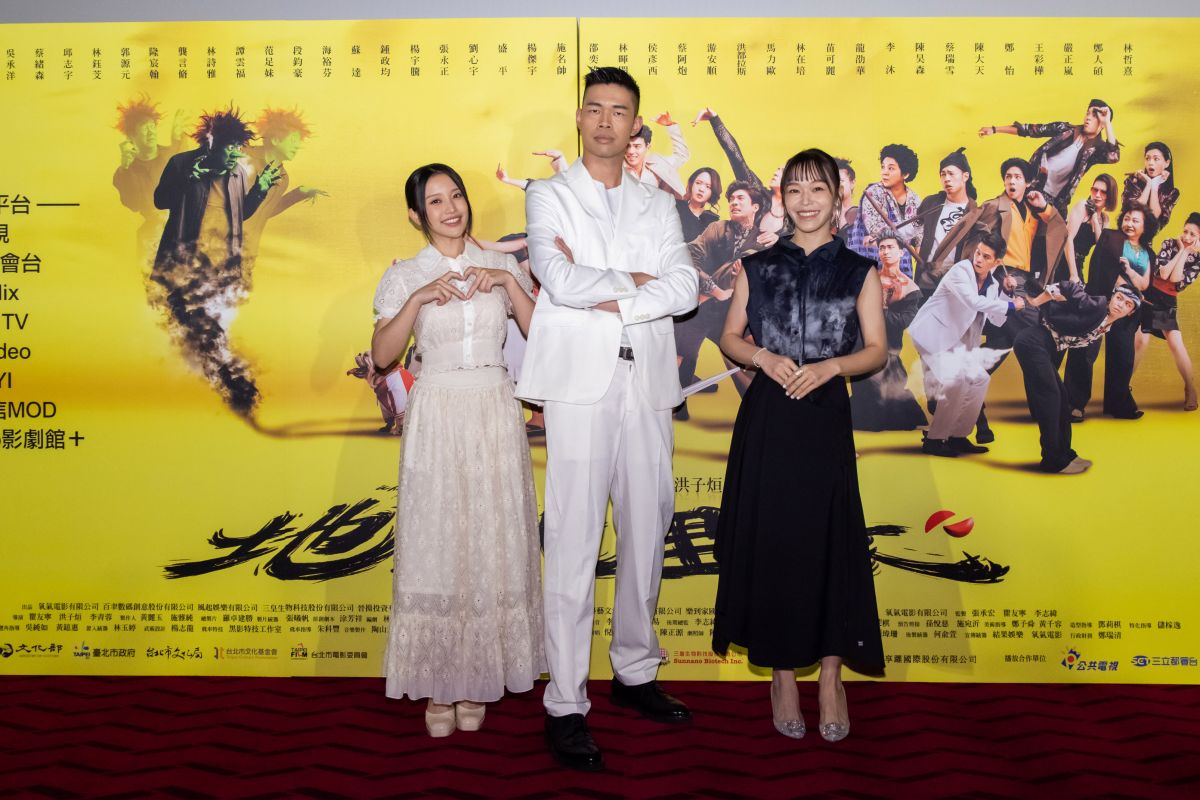 ▲陳大天（中）表示黃子佼休養近況一切都好。（圖／風起娛樂提供）