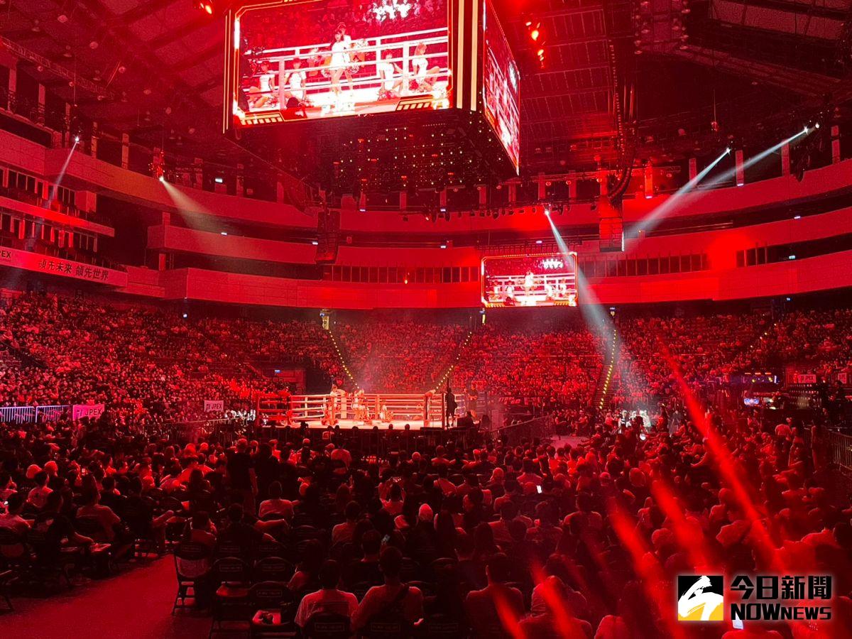 ▲《拳上 Tha Cage 終於之戰》5日在小巨蛋盛大登場，原本賽前被看衰票房會很差，沒想到平日也人潮滿滿。（圖／闕靖潔攝）