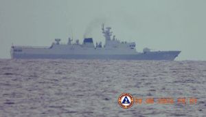 又來！菲律賓南海運送補給　遭中國海警船「危險攔截」
