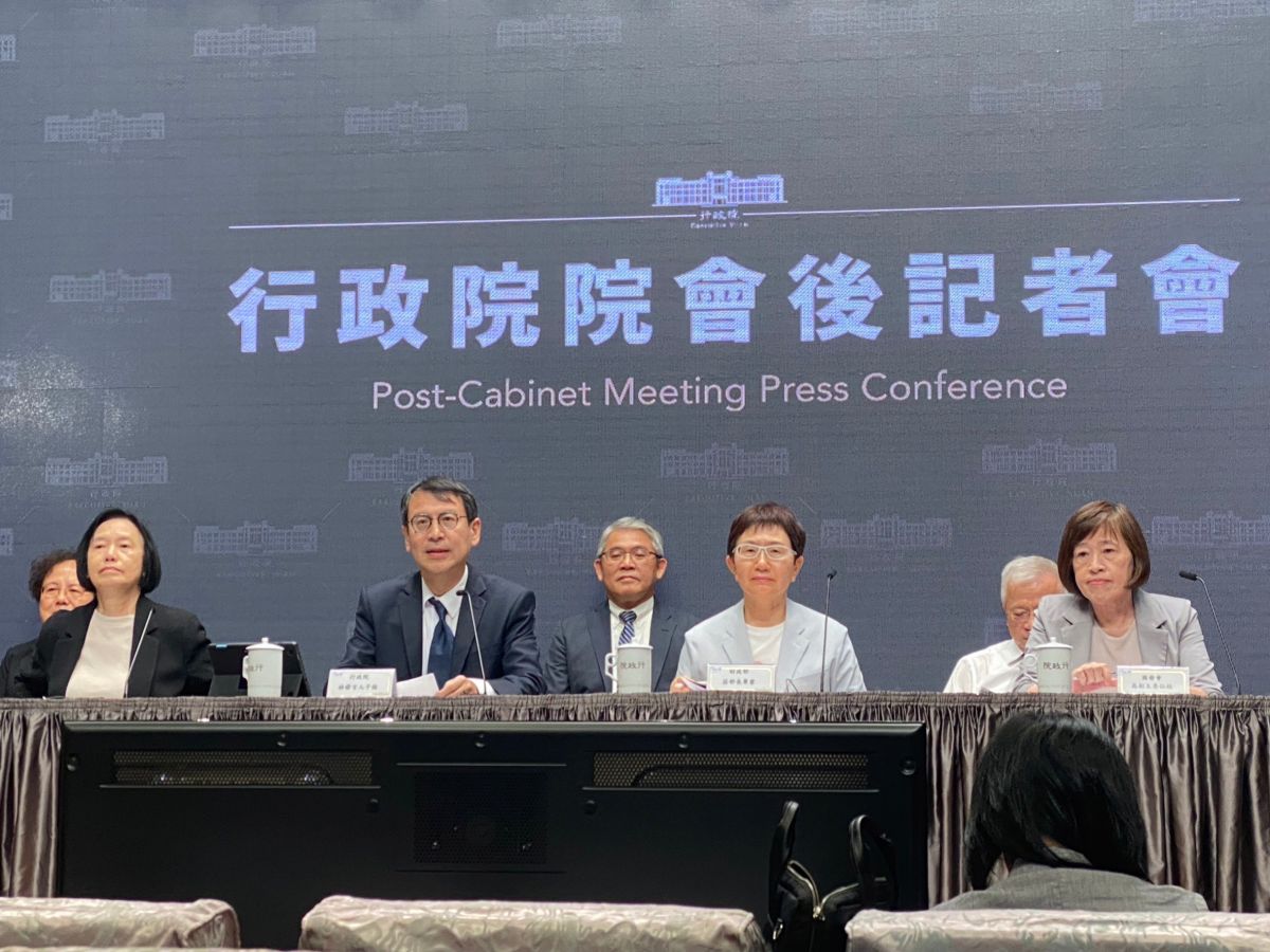 ▲行政院會今日通過囤房稅將改採為「全國歸戶」，將稅率調高至2%至4.8%，預計有36萬戶房屋稅負增加，另有346萬戶稅負減少。（圖／記者陳威叡攝，2023.07.06）