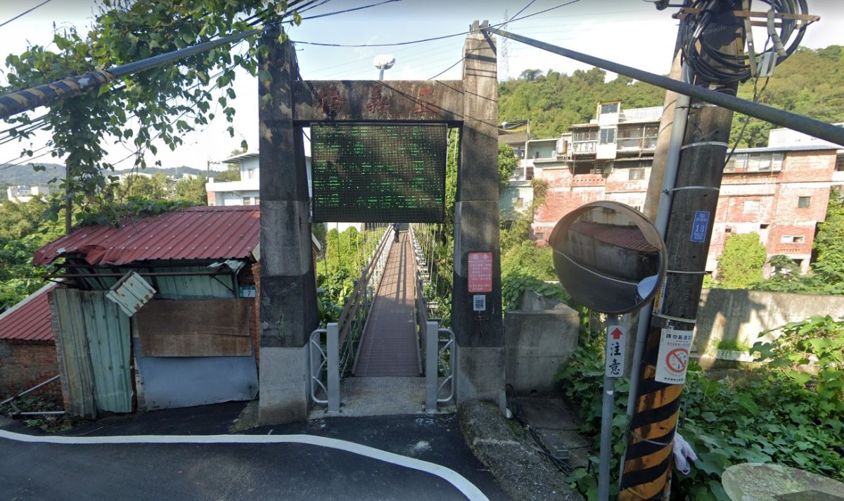 ▲警方今天在正義吊橋下方，尋獲吳男遺體。（圖／翻攝google地圖）