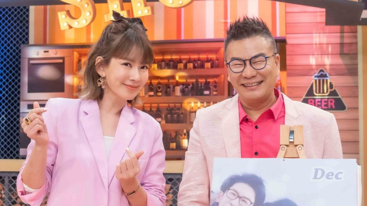 ▲沈玉琳（右）是Melody主持節目多年的搭檔，一聽到對方無預警離婚，沈玉琳則回應：「事前毫不知情！祝福她。」（圖／《11點熱炒店》FB）