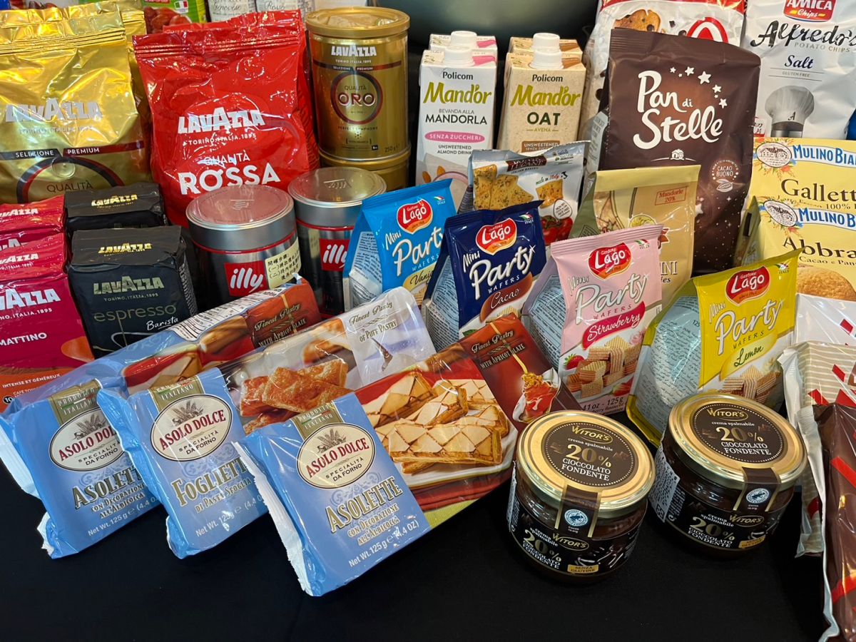 ▲家樂福即起至18日舉辦義大利美食特展，松露醬、橄欖油通通買1送1。（圖／記者鍾怡婷攝）