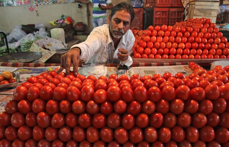▲印度近來蔬果價格明顯上漲，包含番茄。資料照。（圖／美聯社／達志影像）