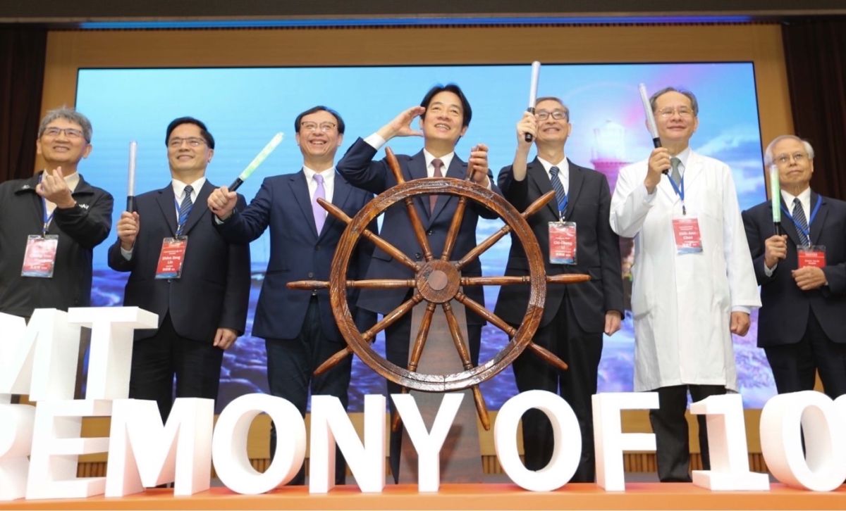 ▲副總統賴清德到台中榮總，出席臺灣骨髓幹細胞器官移植超過一萬例慶祝會。（圖／台中榮總提供，2023.07.08）