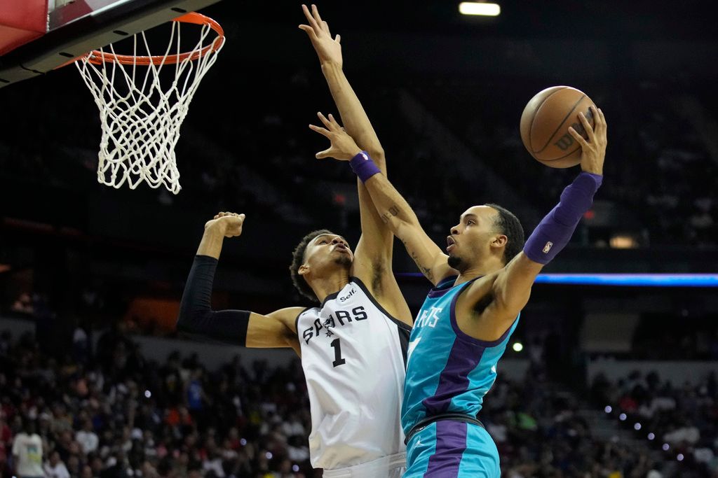 ▲NBA狀元Victor Wembanyama在夏季聯賽展現出色地防守能力。（圖／美聯社／達志影像）