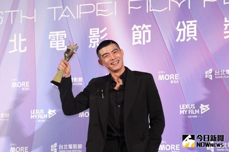 ▲王柏傑以《疫起》奪得台北電影節最佳男主角，感動表示拿了新人獎15年後，終於獲得影帝肯定。（圖／記者陳明中攝影）