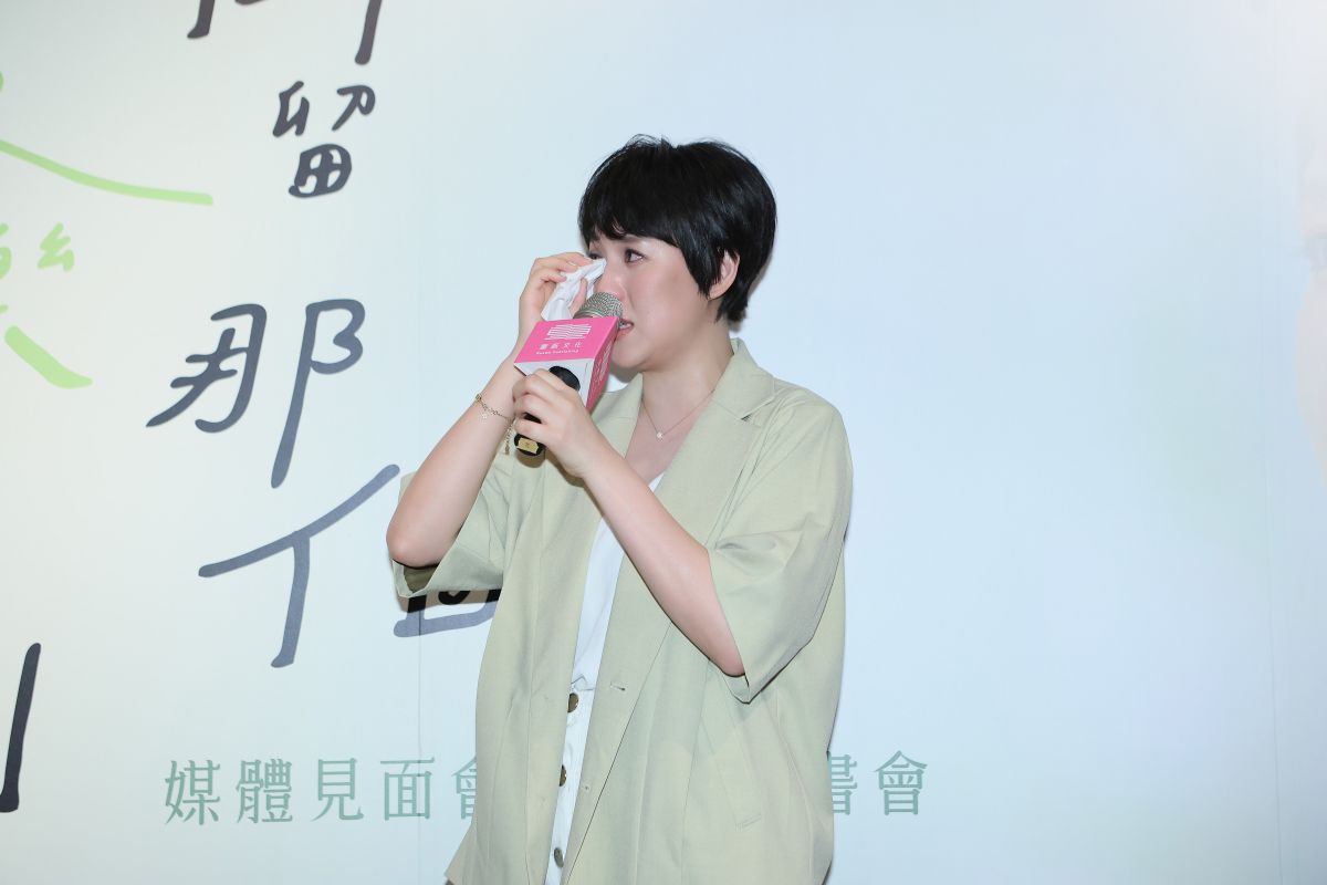 ▲朱芯儀開刀動乳癌手術，蕭敬騰和Summer熬夜等結果。（圖／重版文化提供）