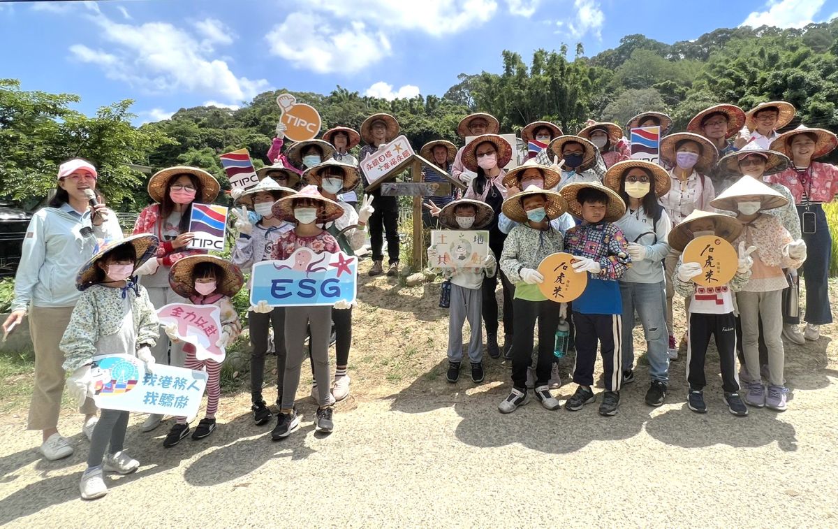 ▲台灣港務公司契作稻田邀學童割稻趣，以培力農業永續生力軍。(圖／台灣港務公司提供)