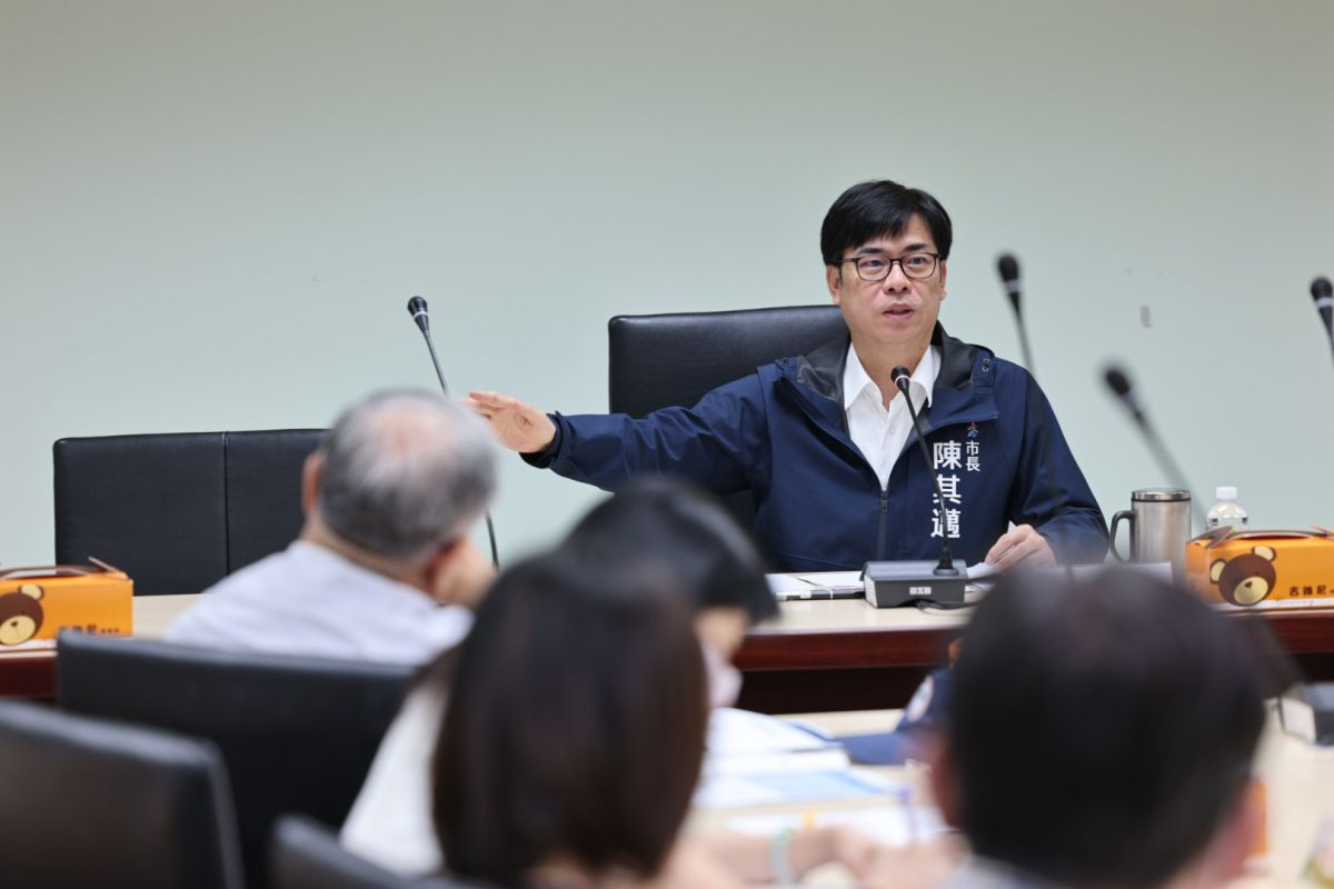 ▲高雄市陳其邁昨天晚間召開登革熱專家會議，要求衛生局發送簡訊通知曾感染登革熱民眾謹慎防蚊。(圖／高市府提供)