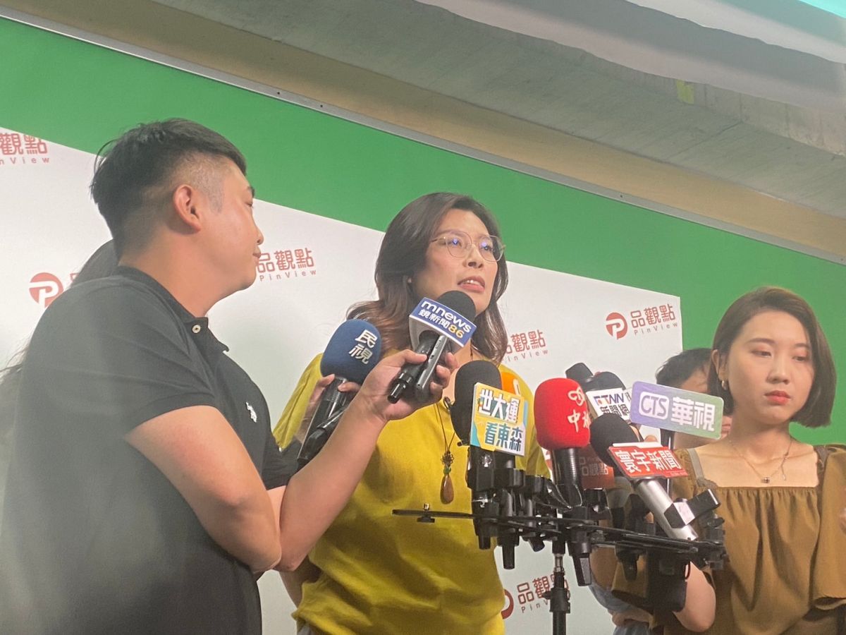 ▲鄭麗文今受訪公開表態，不會爭取下一屆區域及不分區立委提名；他也強調跟金溥聰沒有私人恩怨，不希望轉移焦點，他們兩人都不是主角。（圖／記者翁子竣攝，2023.07.12）