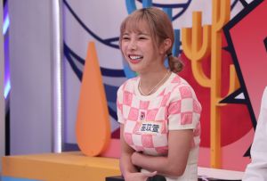 樂天女神巫苡萱穿網美泳裝出外景 ！一下水「泳衣變圍巾」大走光
