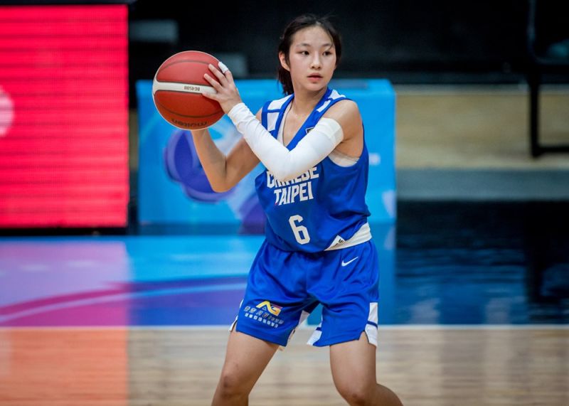 ▲彭郁臻在2023年U16女籃亞錦賽中華女籃對戰敘利亞的賽事，繳出15分13籃板14抄截9助攻的準「大四喜」表現。（圖／取自FIBA官網）