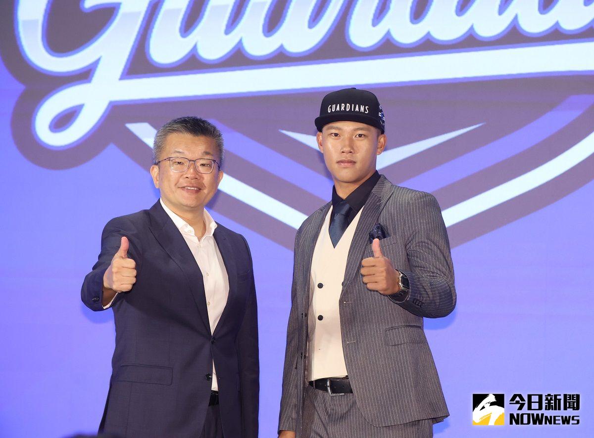 ▲2023中華職棒選秀大會今日進行，富邦悍將首輪第二順位選中了王念好，他也成為本屆榜眼。（圖／陳明中攝）