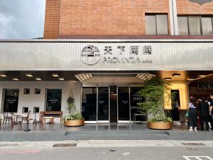 ▲「天下南隅」董事長特助林子鈞認為，身為台南老字號飯店，「舊」才是重點。（圖／記者蕭涵云攝）