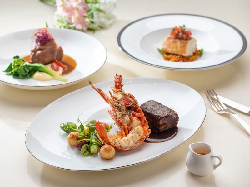 ▲台北文華東方酒店內的文華Cafe 也是一位難求的吃到飽餐廳,上個月剛更換主餐新菜色。(圖/取自文華Cafe臉書)