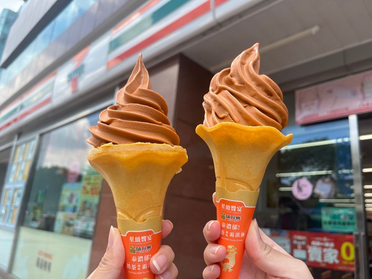 ▲7-11、全家本周冰品優惠出爐！7-11使用icash2.0、icash pay支付有雪淋霜霜淇淋買一送一。（圖／記者鍾怡婷攝）
