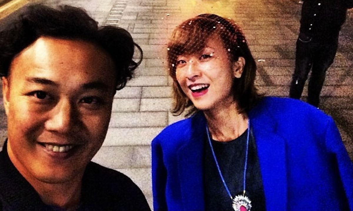 ▲陳奕迅（左）和老婆徐濠縈（右）結婚17年，兩人育有1女，感情十分恩愛，陳奕迅也是演藝圈中知名的「最強寵妻狂」。（圖／翻攝自徐濠縈微博）