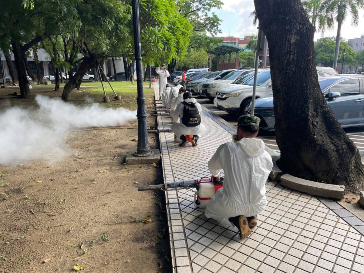 ▲林子超說，目前文獻上證實最有效的治療登革熱方式就是體液補充，也就是水分補充。（圖／台南市政府提供）