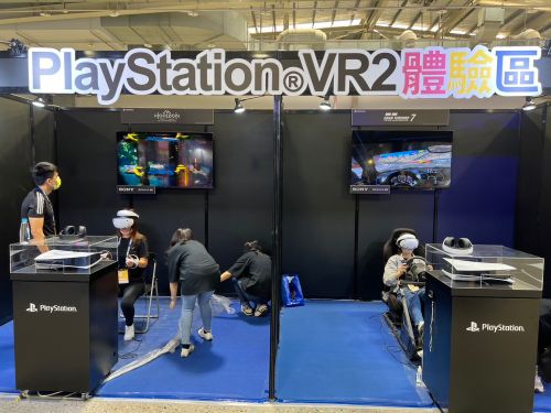 今年在花博的夏日電玩展除了許多熱門手遊外,PS5也設立遊戲體驗區,讓玩家嚐試未上市的遊戲。(圖/記者張志浩攝) ▲今年在花博的夏日電玩展除了許多熱門手遊外,PS5也設立遊戲體驗區,讓玩家嚐試未上市的遊戲。(圖/記者張志浩攝)