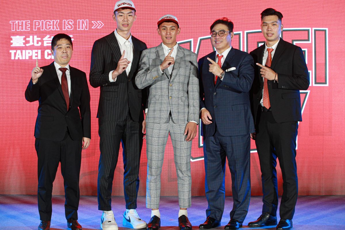 ▲台新育樂球團在選秀大會上選下張兆辰、簡賀宇。（圖／葉政勳攝）