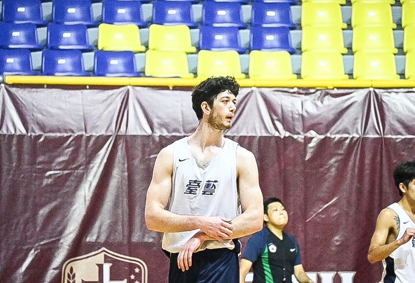 ▲ 後阿拉薩時代的臺藝靠著新外籍生「萬金油」洛比的致勝兩罰取勝。（官方提供）