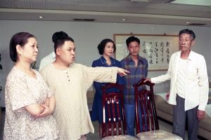▲陳淑芳(左)演《春花夢露》時,竟自願敲掉3顆牙齒。(圖/陳淑芳提供) ▲陳淑芳(左)演《春花夢露》時,竟自願敲掉3顆牙齒。(圖/陳淑芳提供)